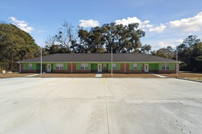 Primary Photo - Hudson Estate