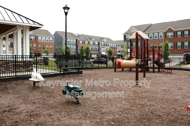 Building Photo - 9818 Ruby Lockhart Blvd