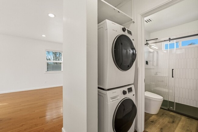 Building Photo - Dwight Street Cottages