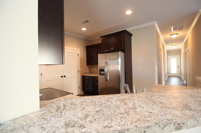 Building Photo - 2224 Brookville Dr