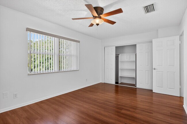 Building Photo - 7599 NW 73rd Terrace