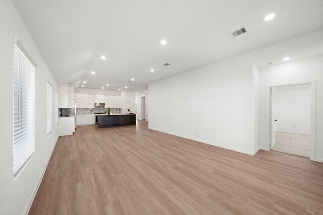 Building Photo - 4823 Shimmer Side Dr