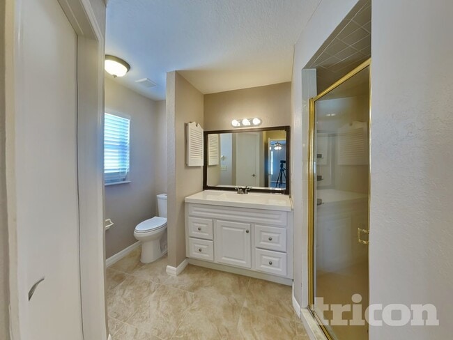 Building Photo - 6708 Shepherd Oaks St