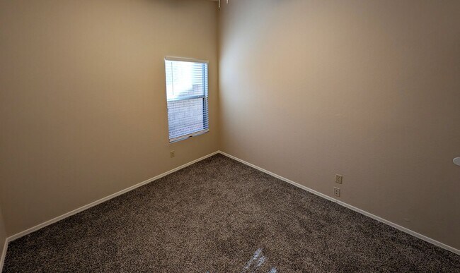 Building Photo - 3 Bedroom Plus an Office Home in the Candlewood Community Near S Cooper Rd and W Warner Rd!