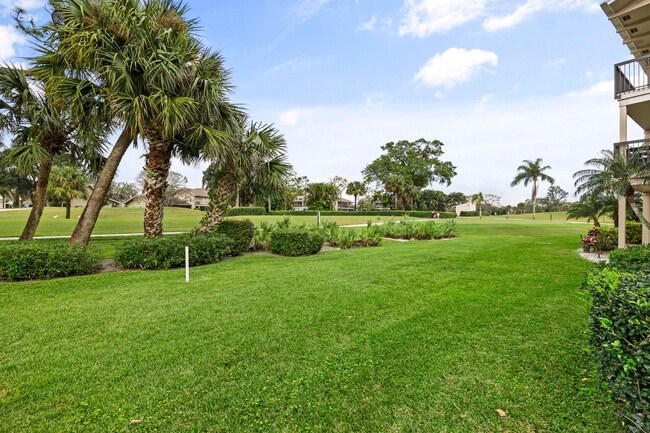 Building Photo - 9239 SE Riverfront Terrace