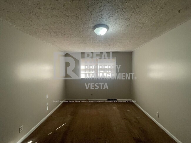 Building Photo - 1550 N Atwood Dr