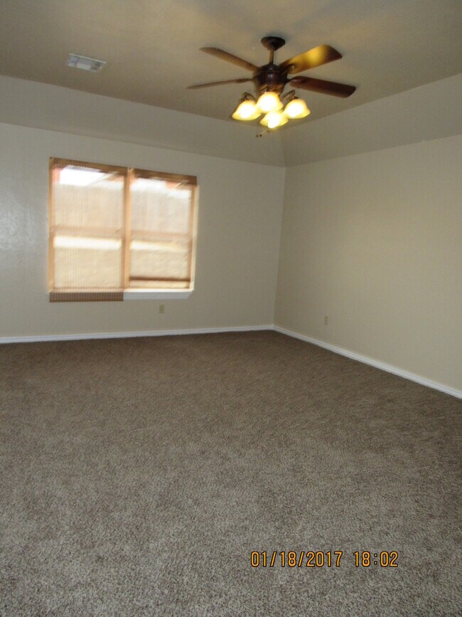 Building Photo - BEAUTIFUL HOME IN WOLFCREEK AREA!!!