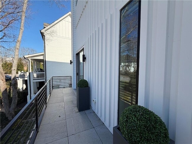 Building Photo - 2385 Nesbitt Dr NE