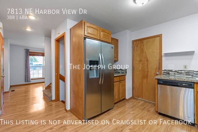 Building Photo - 3-bedroom, 3.5-bathroom charmer in Poulsbo!