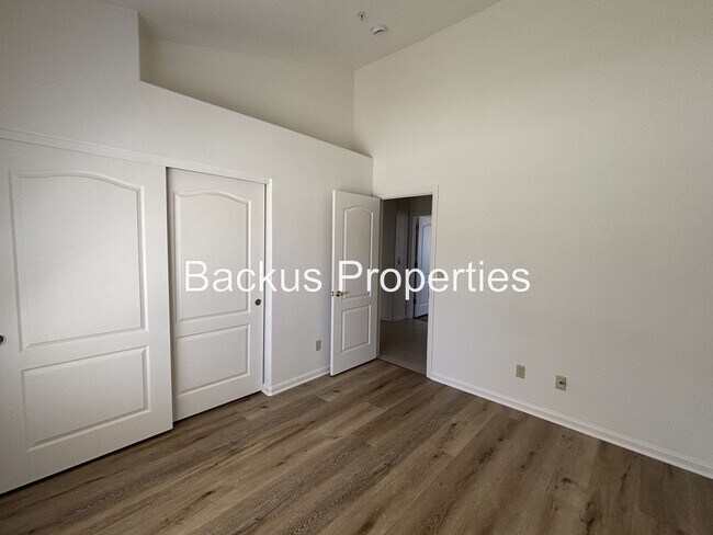 Building Photo - Wonderful corner three bedroom home at Las Palmas II