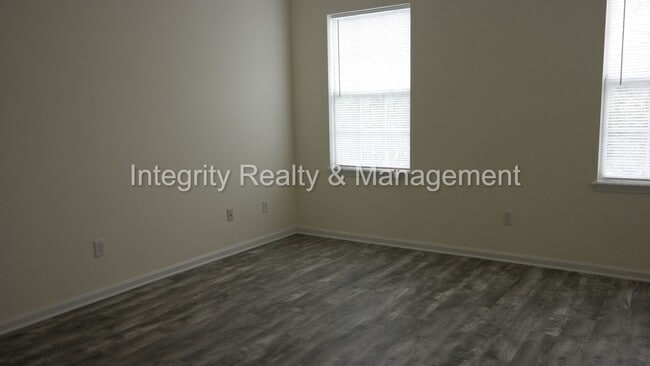Building Photo - 3-bedroom townhome in Jacksonville