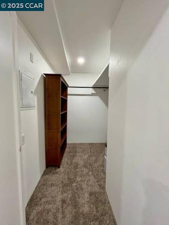 Building Photo - 449 Burnett Ave