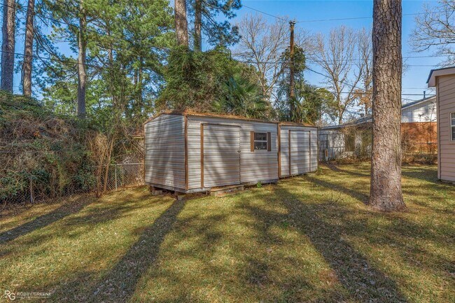 Building Photo - 9346 Shartel Dr