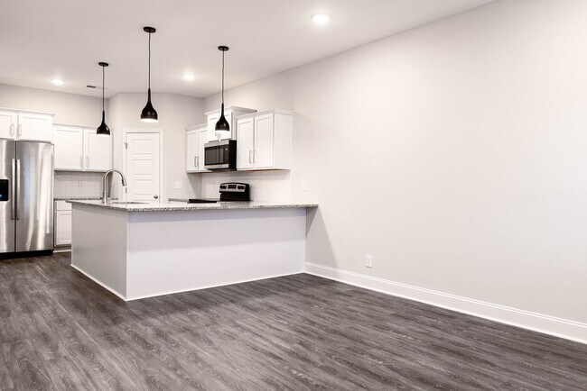 Interior Photo - 208 Drayton Dr.