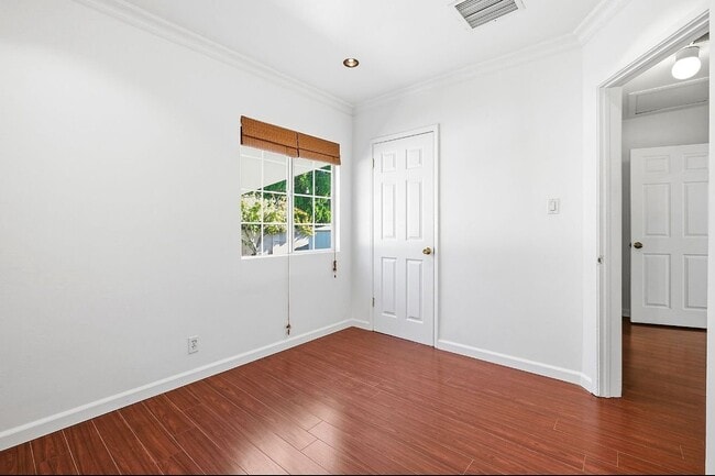 Building Photo - 5874 Zelzah Ave