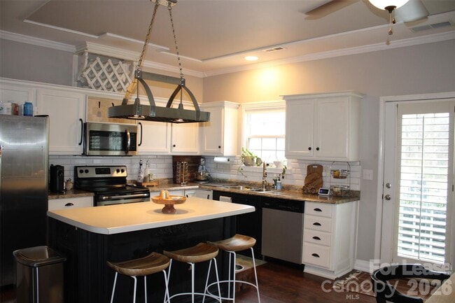 Building Photo - 17726 Delmas Dr