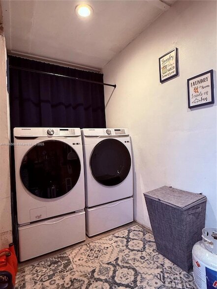 Building Photo - 2524 Key Largo Ln