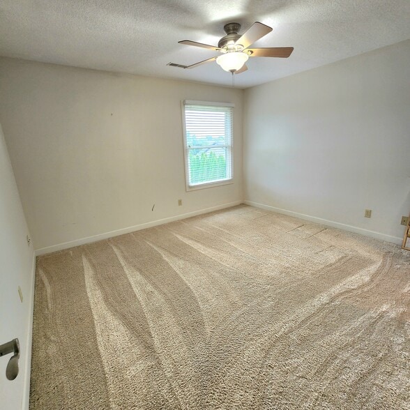 Building Photo - 102 E Sapphire Ln