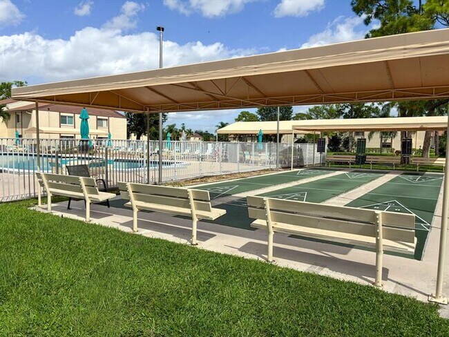 Building Photo - 339 Knotty Pine Cir