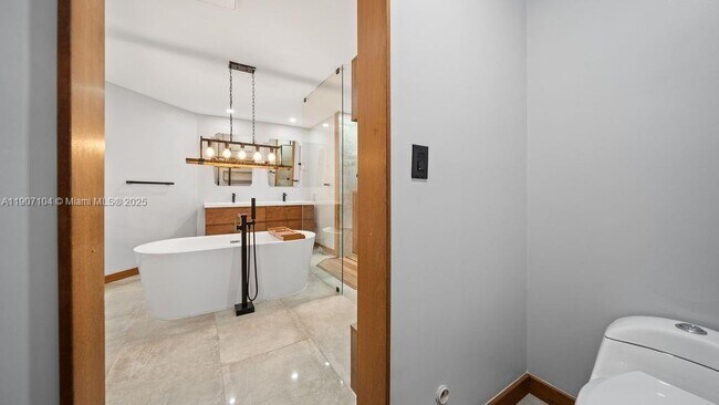 Building Photo - 5831 NW 81st Terrace