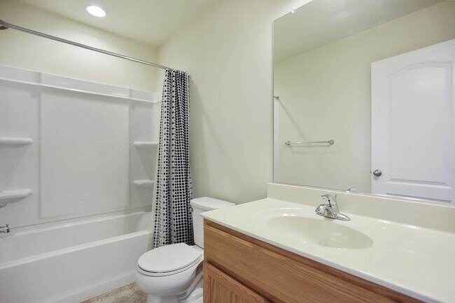Building Photo - 18 Chillingham Ct