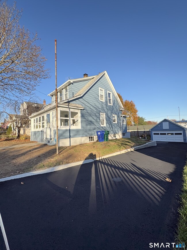 Building Photo - 172 Swanson Ave