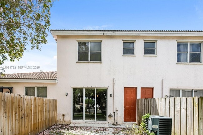 Building Photo - 2281 NE 42nd Cir