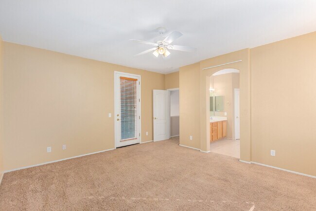 Building Photo - 1462 W. Roadrunner Dr.