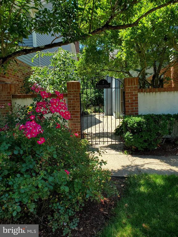 Building Photo - 7 Nottingham Cir