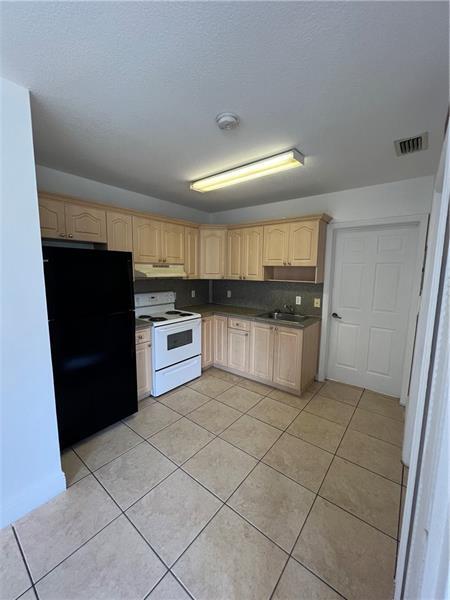 Building Photo - 2185 NW 16th Terrace