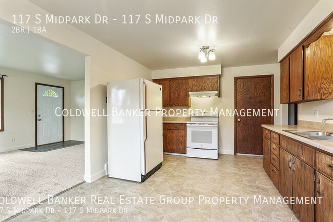 Building Photo - 117 S Midpark Dr