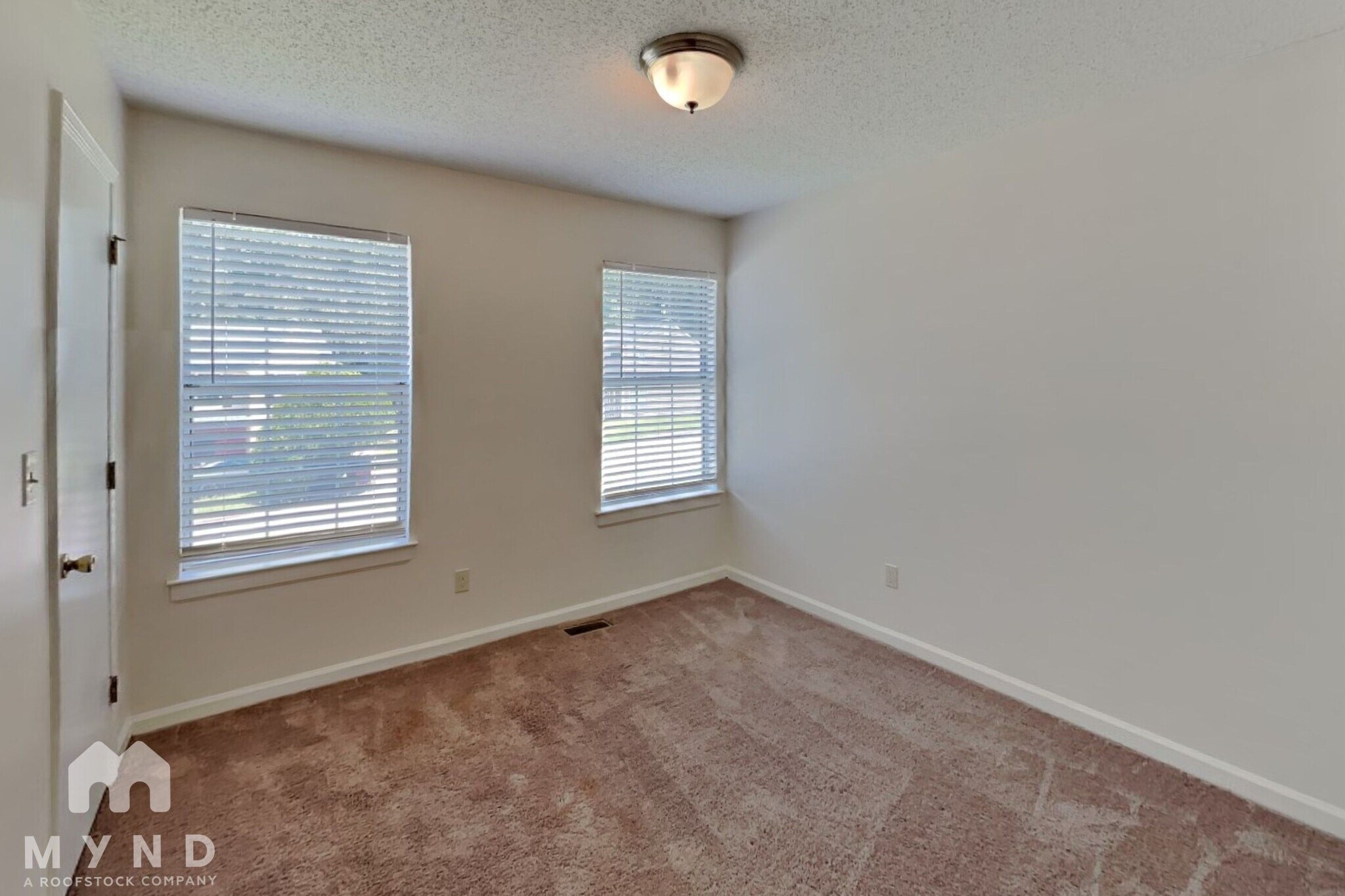 Building Photo - 5561 Northcut Dr