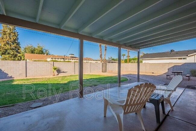Building Photo - 8416 E Rancho Vista Dr