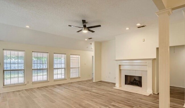 Building Photo - 5500 Archwood Ln