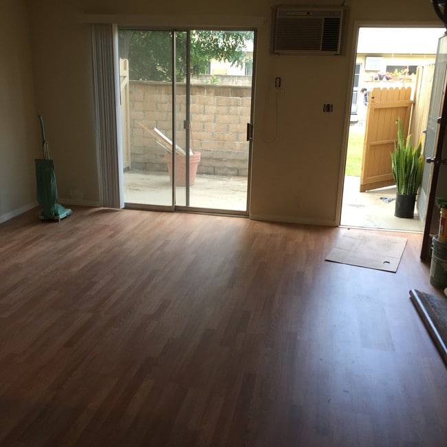 Interior Photo - 515 Fairview Ave