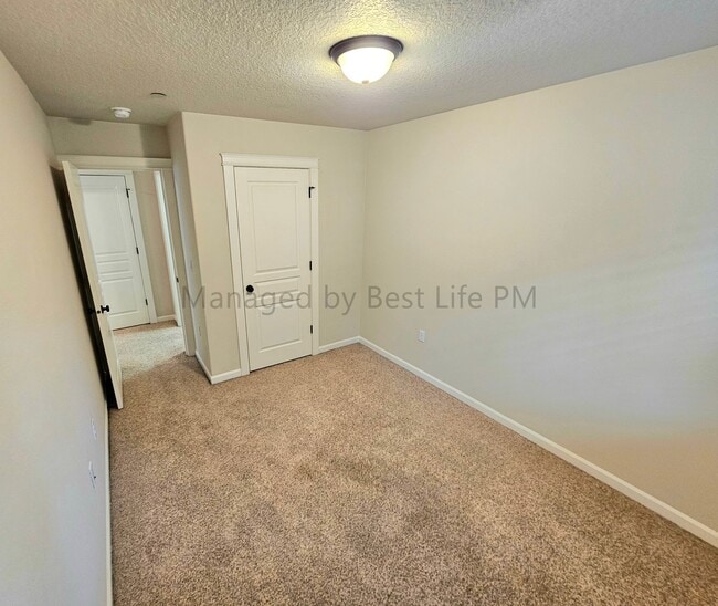 Building Photo - 9994 SE Old Town Ct