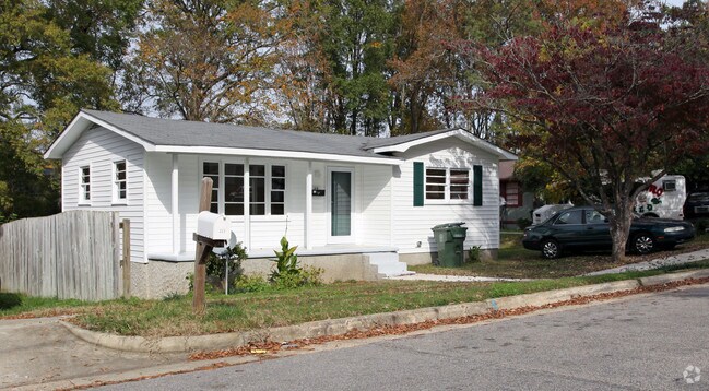 Primary Photo - 225-227 E Park St