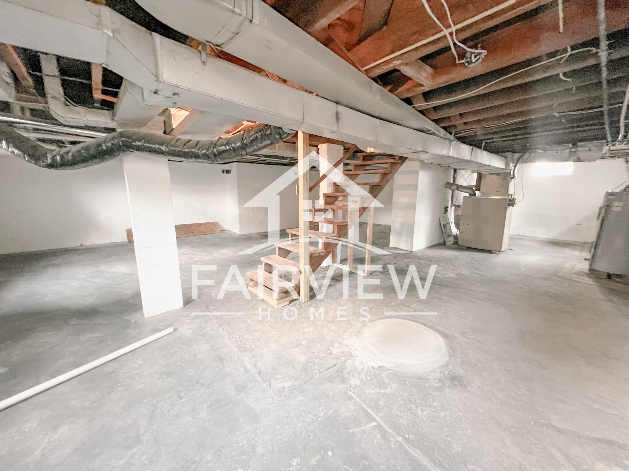 Building Photo - 3239 Mayflower Dr