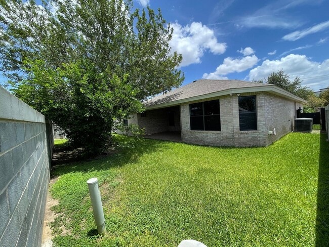 Building Photo - 3110 Conde Dr