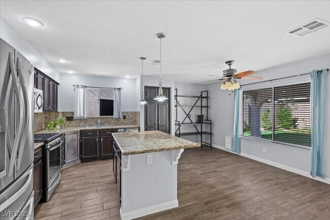 Building Photo - 9300 Valencia Canyon Dr