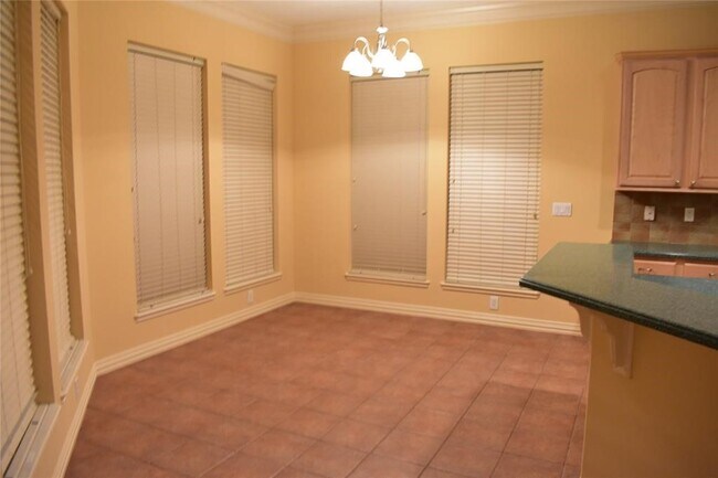 Building Photo - 11110 S Reach