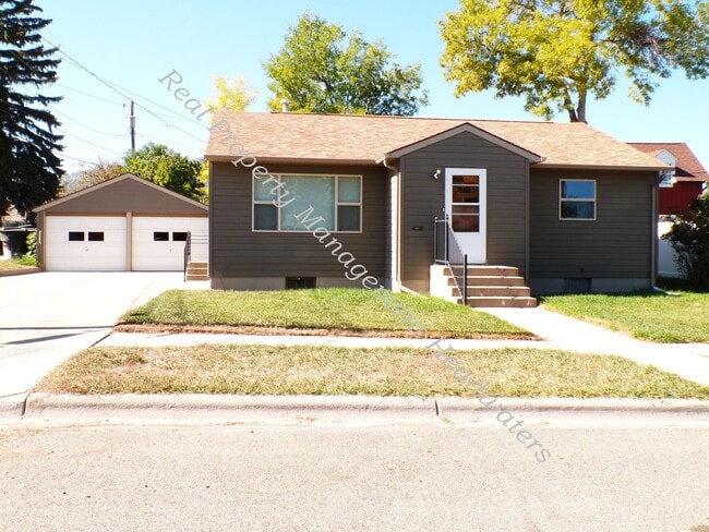 Primary Photo - 3 Bedroom House for Rent