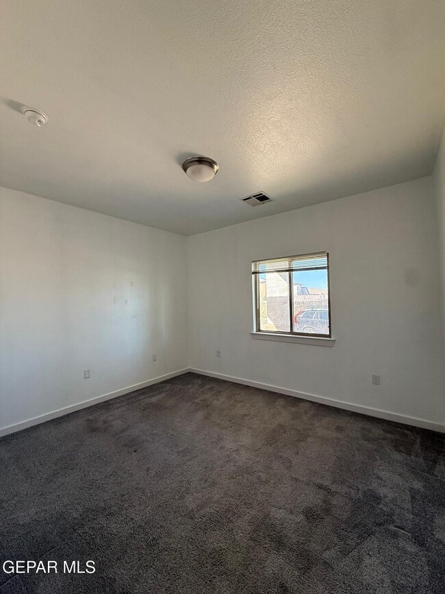 Building Photo - 11565 Leonor Duran St