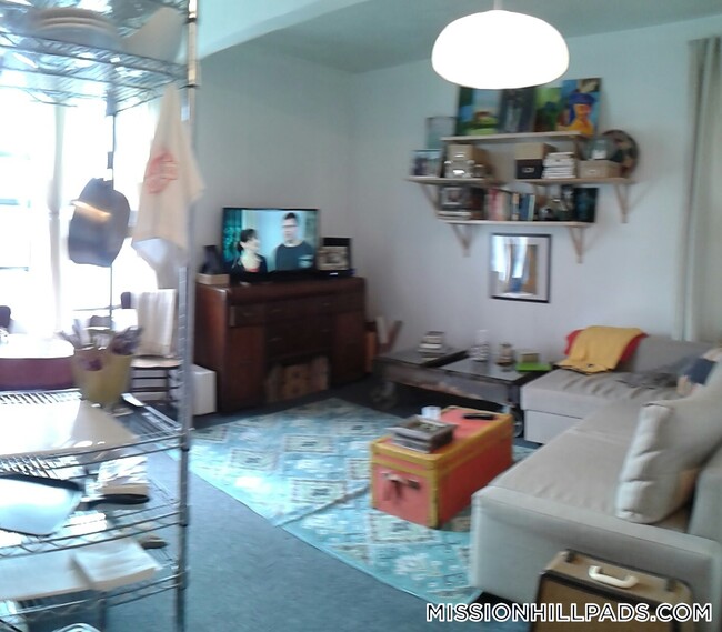 Primary Photo - 63 S Huntington Ave