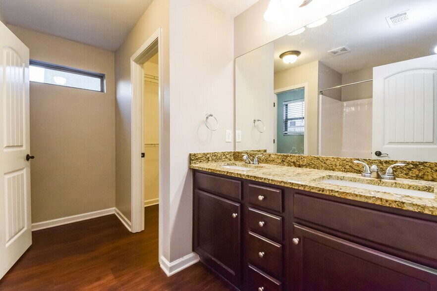 Building Photo - 116 Bethany Manor Dr