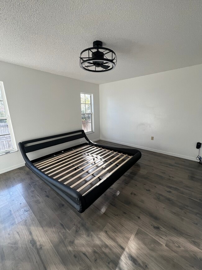 Building Photo - 667 Lake Dexter Cir