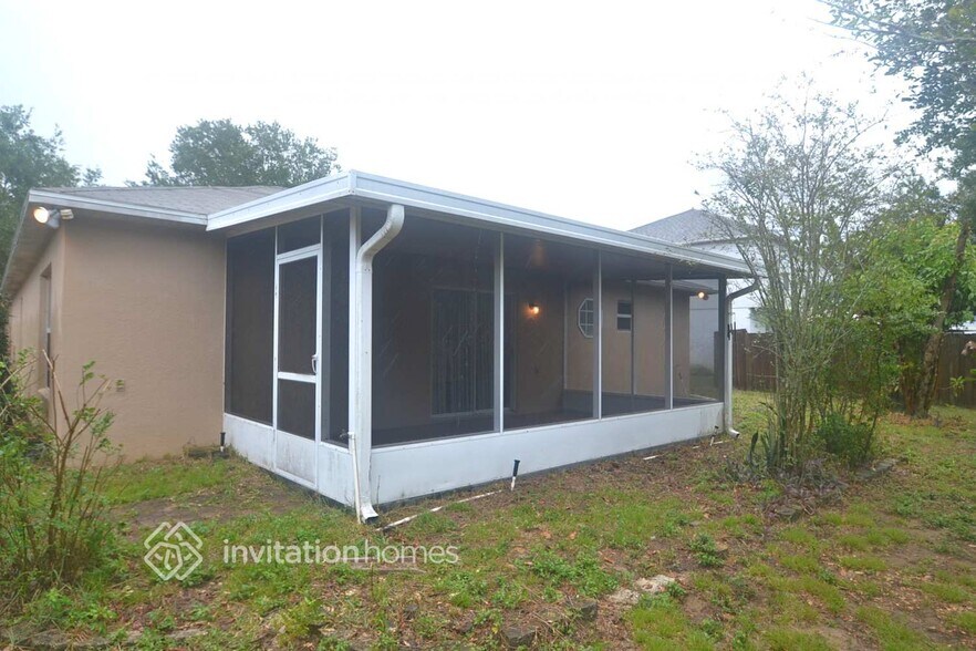 Building Photo - 992 Vanderbilt Dr