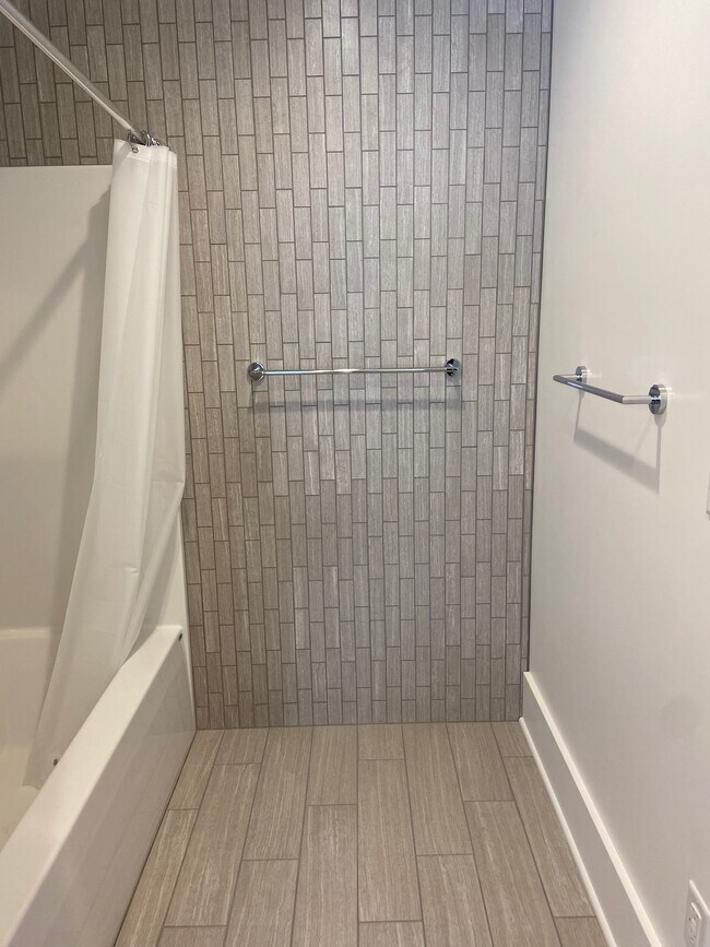 Building Photo - 237 Stuart Ave