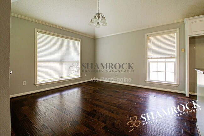 Building Photo - 3005 Comanche Trail