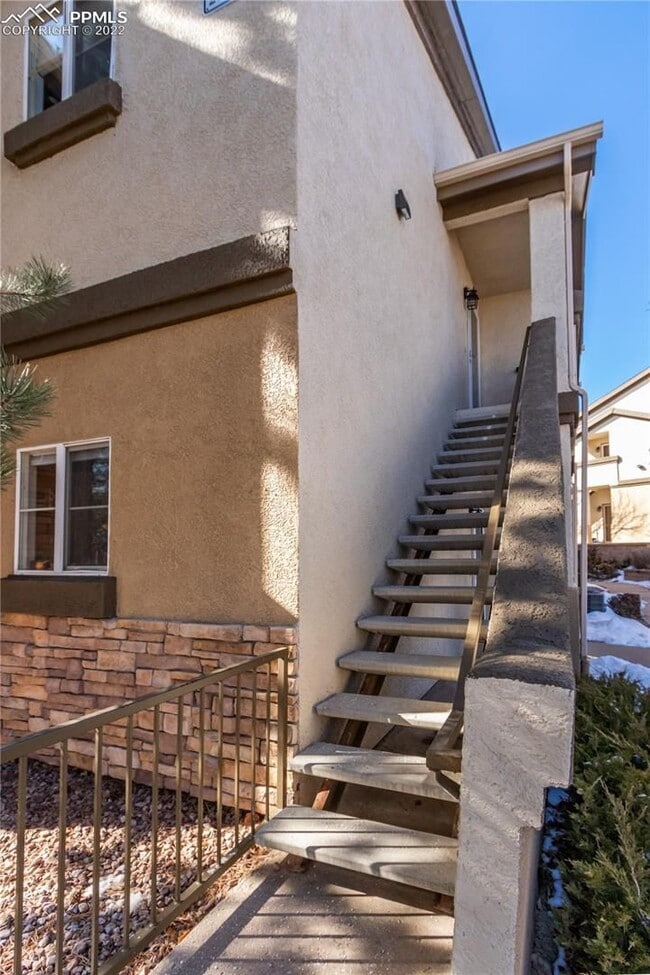 Building Photo - Maintenance free 2 bedroom, 2 full bath condo! Upper unit